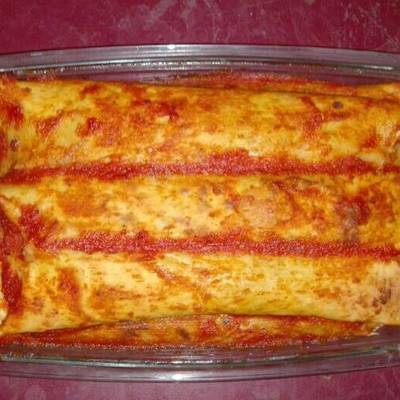  كريب بالفراخ والصلصة الحمراء. 