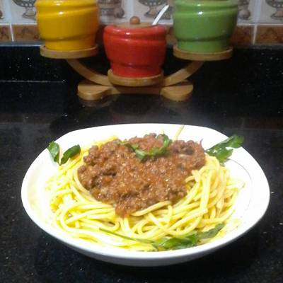  مكرونة بصلصة البولونيز 