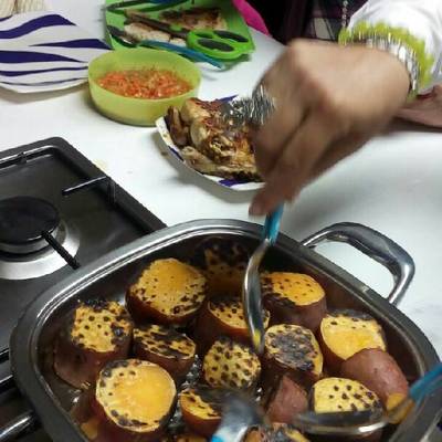  بطاطا قطع مشوية بالسكر المكرمل 