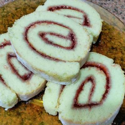  سويسرول بالمربى بطريقة سهلة 