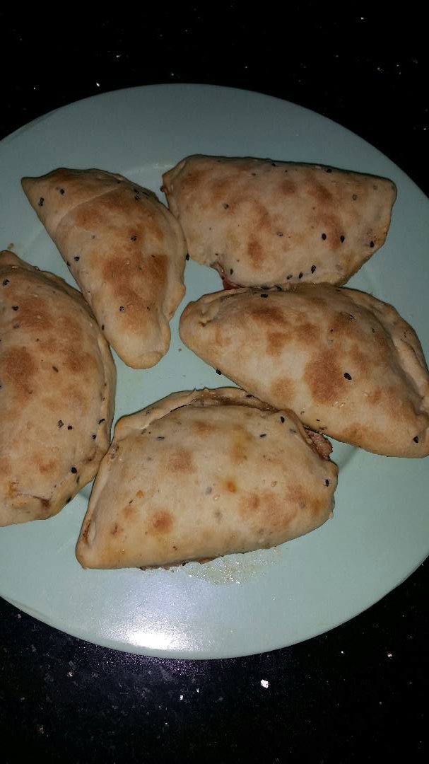  عجينة سهلة بحشو جبنة 