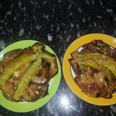  بذنجان بالخل والثوم 