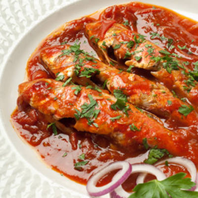  طريقة عمل سمك بالطماطم 