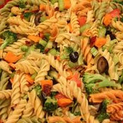  طريقة عمل سلطة المعكرونة بالخضار والمايونيز 