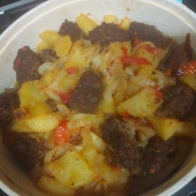  صينية كفتة بالبطاطس و البصل 