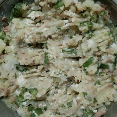  سلطة بطاطس بالتونة والجبنة 