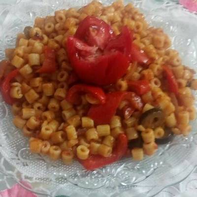  مكرونة بالصلصة والخضااار 