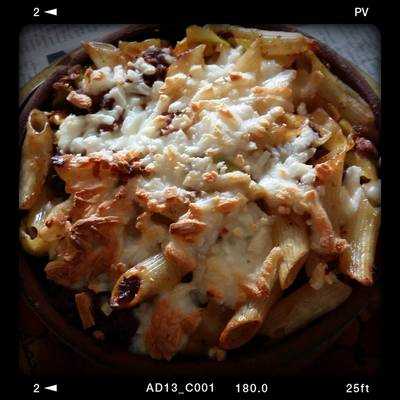  طاجن مكرونه بالسجق 