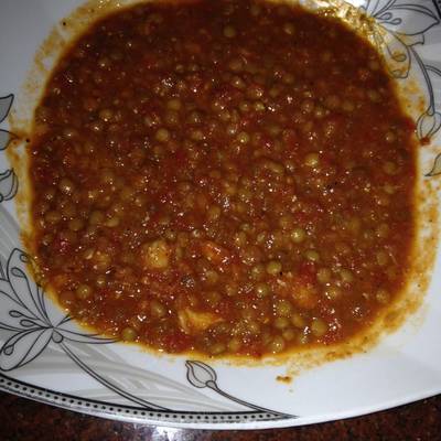  عدس بالصلصه 