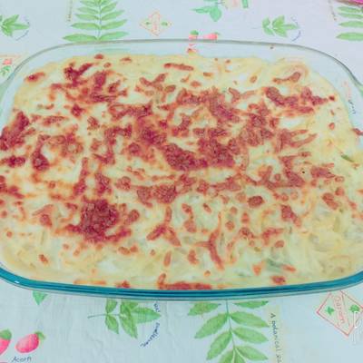  مكرونة بالسجق وطبقة المورزيلا 