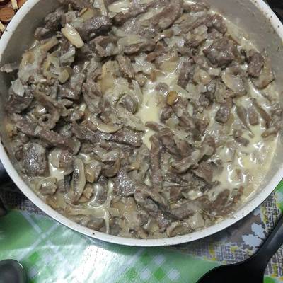  لحمه بالكريمه والمشروم.... روعه جدا 