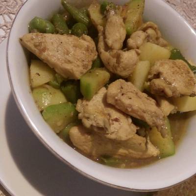  خضار سوتيه بشرائح الفراخ المشويه 