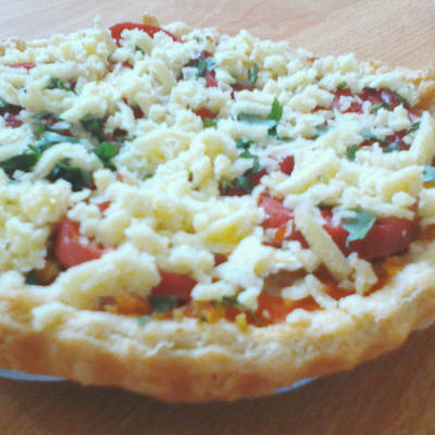  بيتزا بالعجينة المورقة 