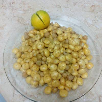  ترمس وحمص وبالكمون والليمون 