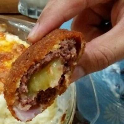  تشيز برجر في حلقات البصل 