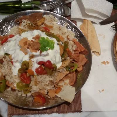  فتة شاورما الدجاج بالتومية 