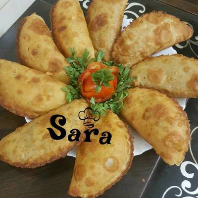  سمبوسة حجم كبير باللحم والخضار والجبن 