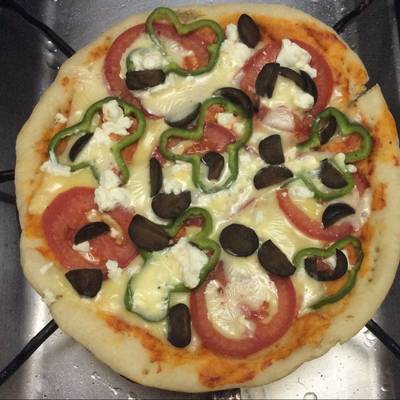  بيتزا الطاسه (جبن مشكل) 