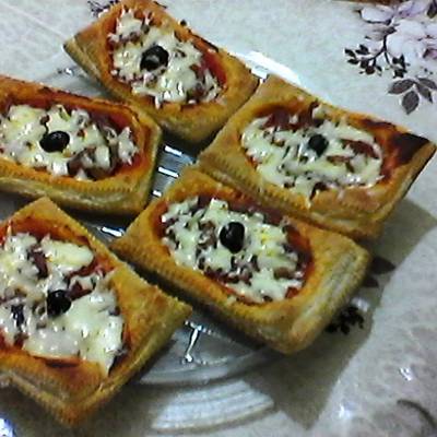  طريقة عمل بتزا بالعجينة المورقة 