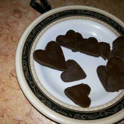  طريقة عمل اشكال الشيكولاته لتزيين التورتات 