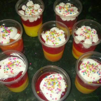  كاسات الجيلي بالكاسترد 