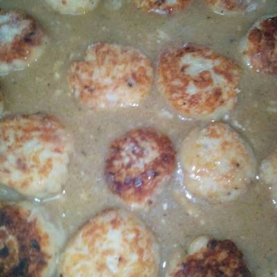  كفتة الدجاج الروسي بالصلصة البيضاء (Tefteli) 