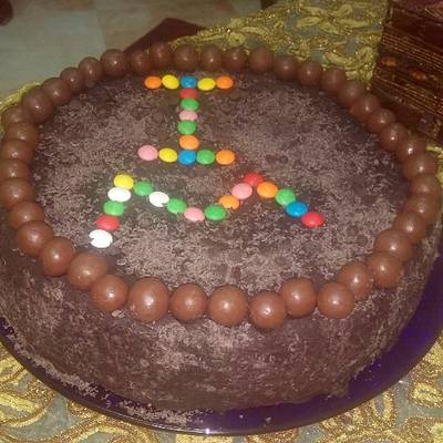  تورتة الشيكولا بكريمة الزبدة بالشيكولا 