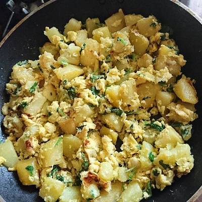  بطاطس محمره بالبيض 