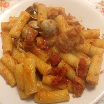  معكرونة بصوص فواكه البحر 