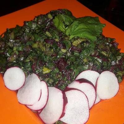  سلطه اوراق الفجل مع الشمندر 