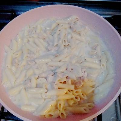  مكرونه بالصوص الابيض والفراخ او مكرونه نجريستو بالفراخ 