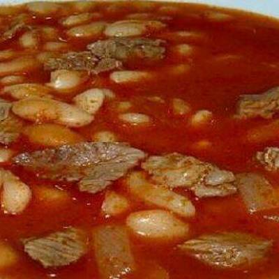  الفاصوليا الجافة باللحم والطماطم