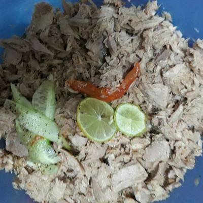  سلطة التونة بالمايونيز والليمون 