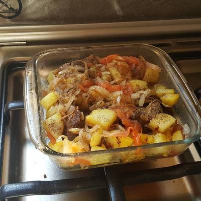  صينية بطاطس باللحم فى الفرن 