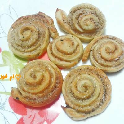  حلوة القرفة بعجينة رائعة 