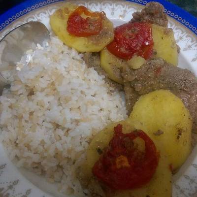  بفتيك بالبطاطس مع ارز واحدة وواحدة 