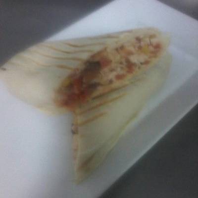  ساندوتش كساديا رولز 