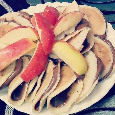  قطايف بالنوتيلا و التفاح 