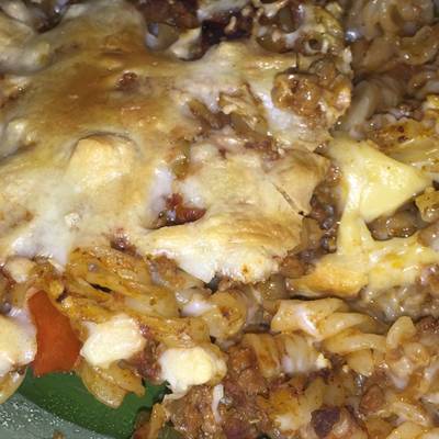  مكرونه باللحمة المفرومه والجبن 