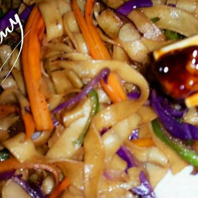  نودلز الخضار عالطريقة الصينيه 