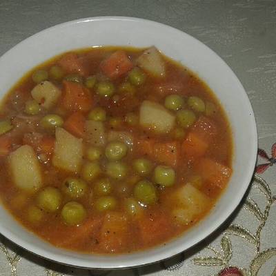  البسلة بالجزر والبطاطس 