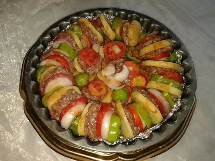  المصفوفه《 صينيه اللحمه المفرومه بالخضار》 