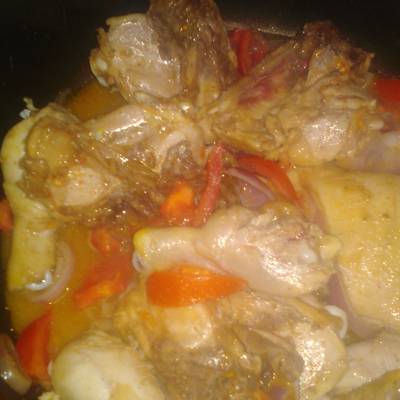  الوراك المشوحة بالبصل والطماطم 