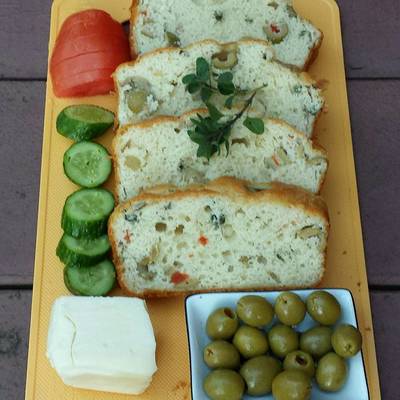  كيك مالح بالزيتون والزعتر الاخضر 