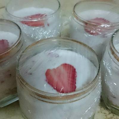  كاسات تشيز كيك الفراولة 