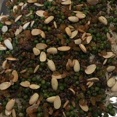  رز باللحم المفروم والبازيلا 