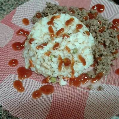  ارز بشعرية بالخضار واللحمة المفرومة 