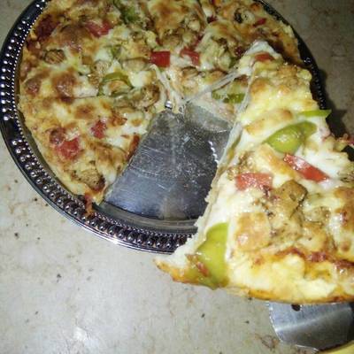  بيتزا العجينة الإيطالية بالفراخ 