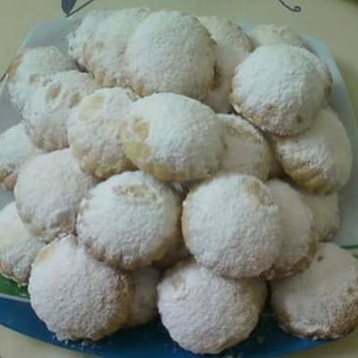  الكحك ساده ومحشى بندق وعين جمل ولوز 