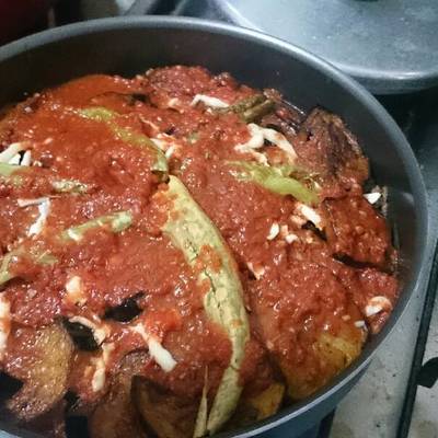  صينية مسقعة بالجبن الموزاريلا 